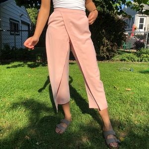 ✨Shop sale!💕✨ Pink kick pants with cross detail